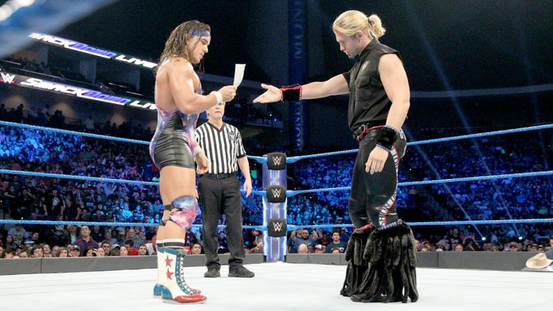 Illustration for article titled SmackDown kicks off its 2017 by keeping its resolutions